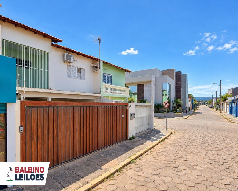 Casa com 4 quartos no Centro (foto 3 de 3)